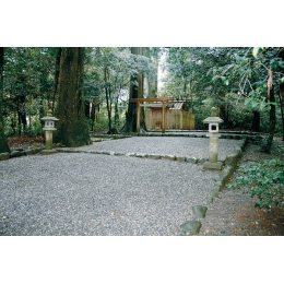T122